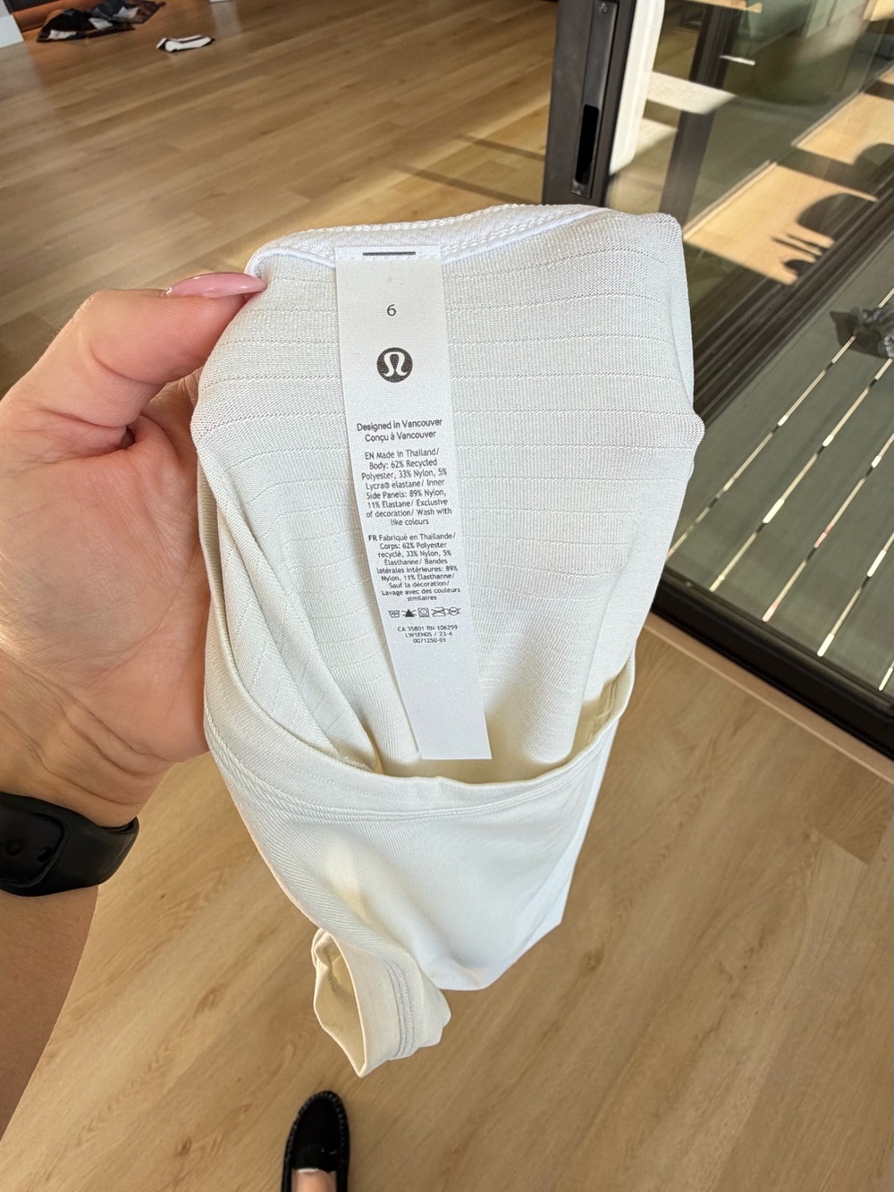 Lululemon License to train tight fit Tank Top - Picture 2 of 4